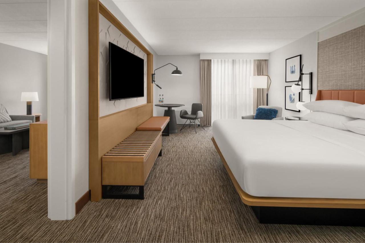 Sheraton Milwaukee ברוקפילד מראה חיצוני תמונה