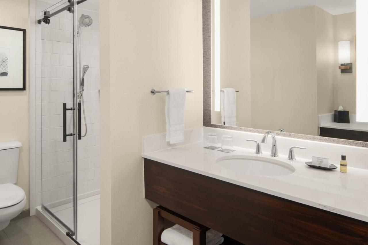 Sheraton Milwaukee ברוקפילד מראה חיצוני תמונה