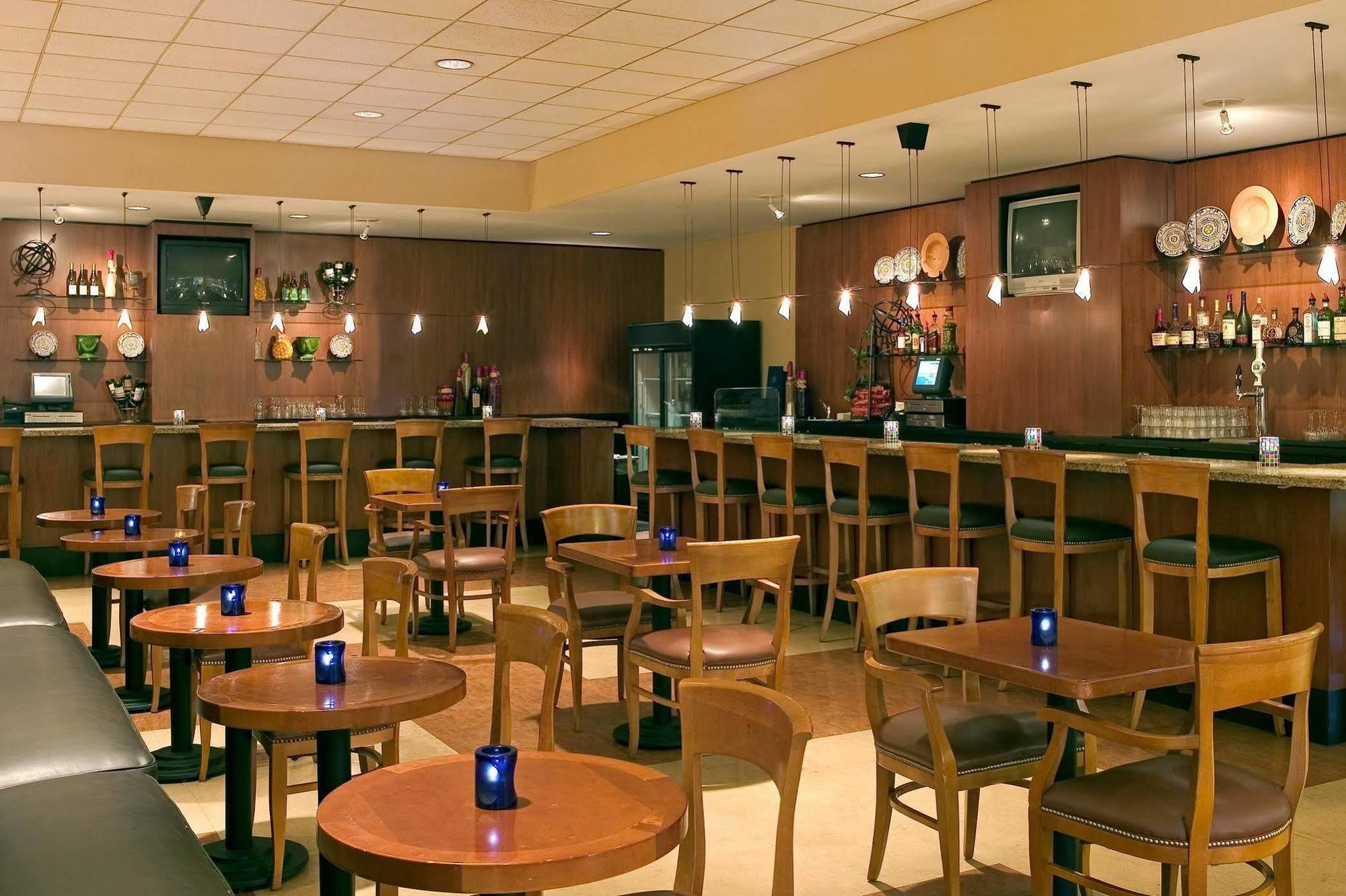 Sheraton Milwaukee ברוקפילד מראה חיצוני תמונה