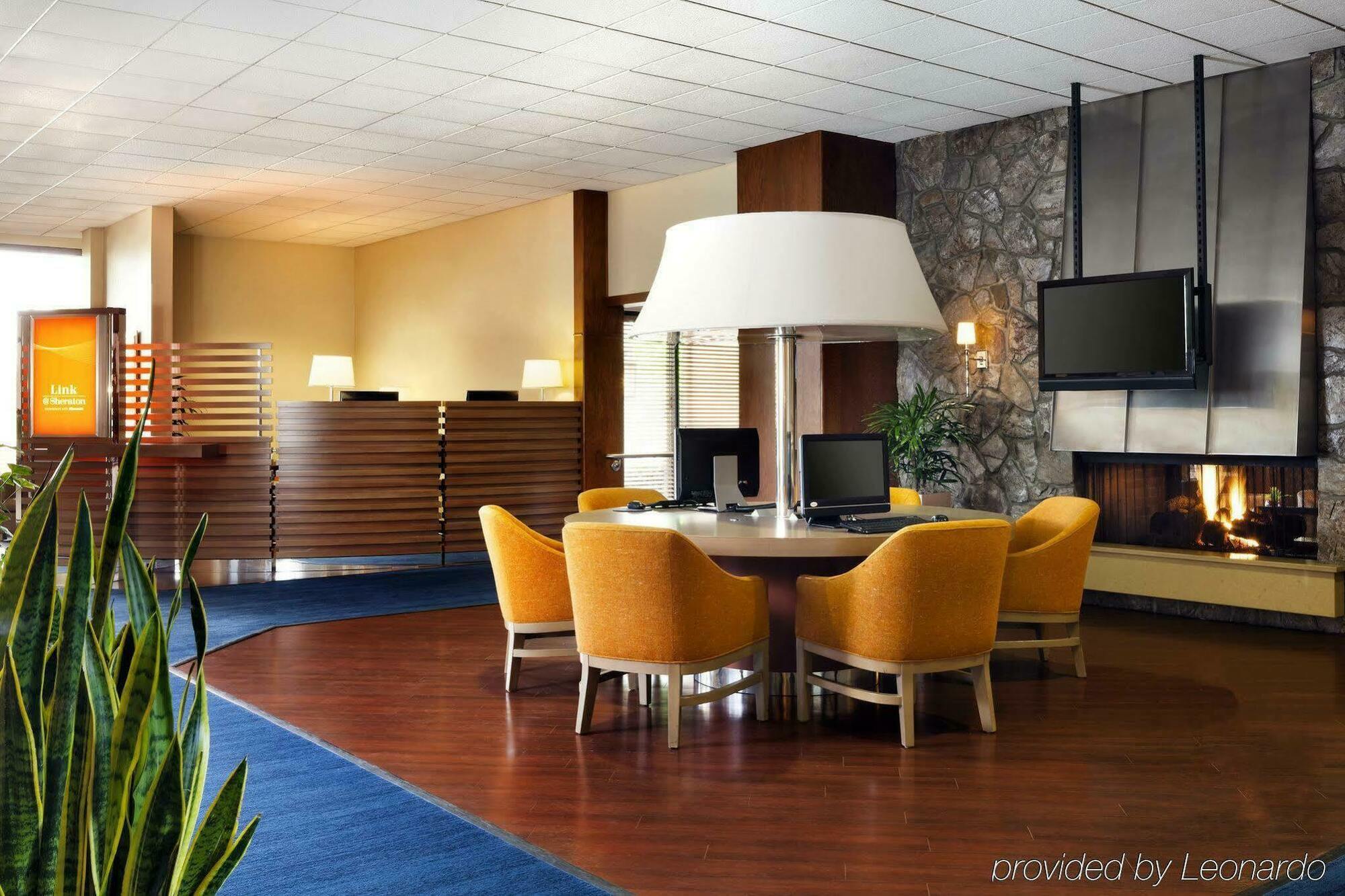 Sheraton Milwaukee ברוקפילד מראה חיצוני תמונה